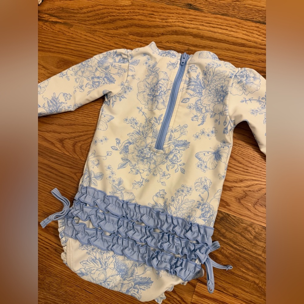 RuffleButts Long Sleeve One Piece Rash Guard Bathing Suit Size 6-12 Months - Picture 10 of 10